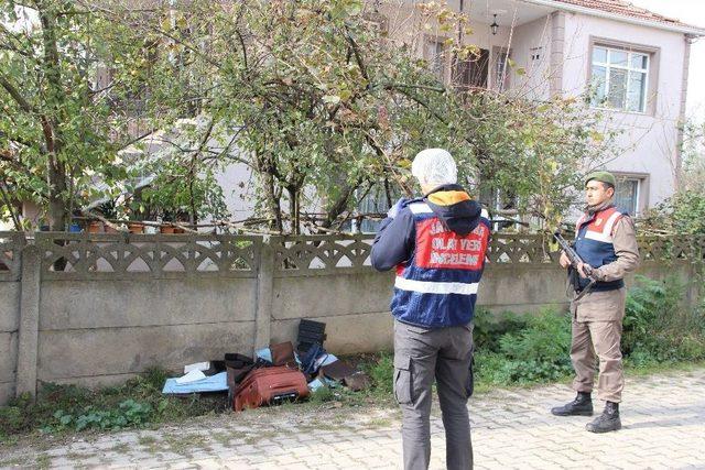 2 Milyon Dolarlık Ziynet Eşyalarını &Ccedil;alıp, Boş Valizleri K&ouml;y Yoluna Attılar 1