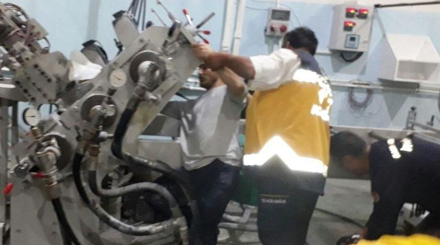 Elini Ambalaj Makinesine Kaptırdı