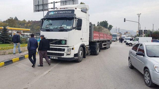 Tırın Altında Kalan Yaşlı Adam Hayatını Kaybetti 1