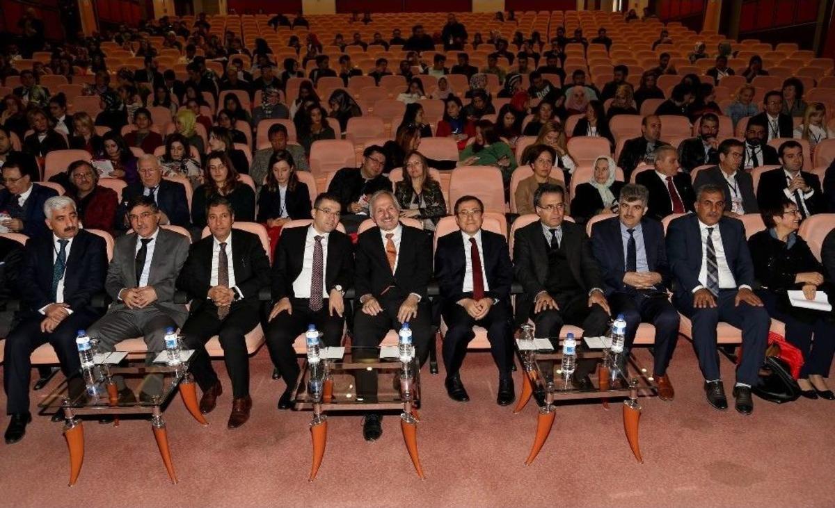 9.uluslararası D&uuml;nya Dili T&uuml;rk&ccedil;e Sempozyumu