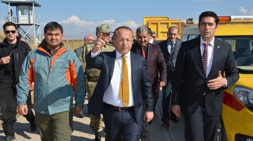 Vali Atik, Siirt Havaalanında İncelemede Bulundu