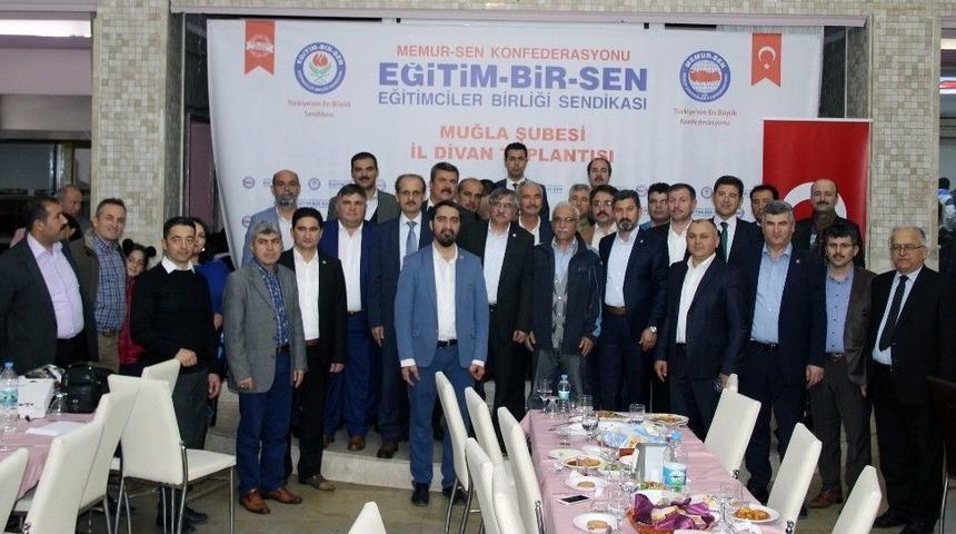Eğitim Bir-sen Genel Başkan Vekili Latif Selvi;