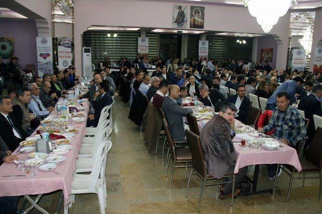 Eğitim Bir-sen Genel Başkan Vekili Latif Selvi; 2