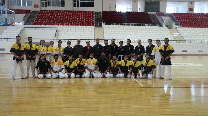 &Uuml;niversiteli Alp Ve Almılalar Siyah Kemerlerine Kavuştu