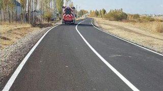 Tutak’ta Köy Yolları Asfaltlanıyor