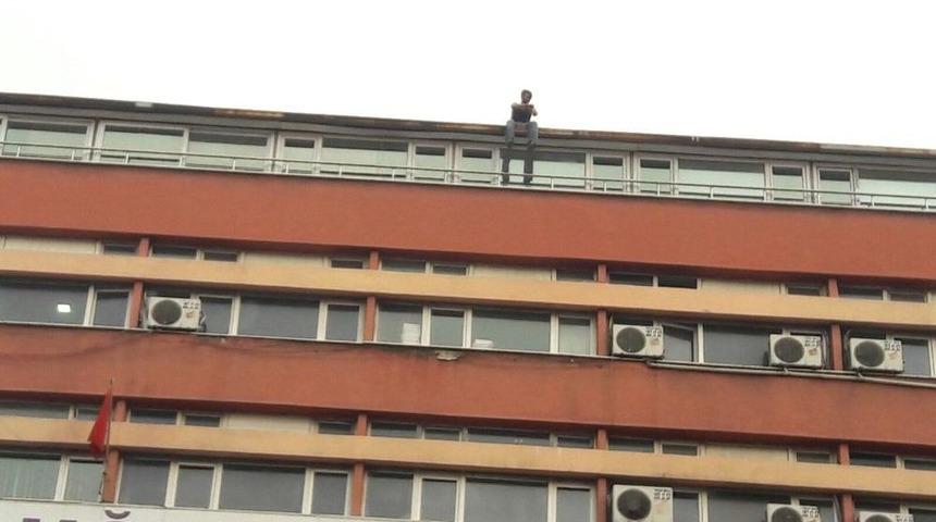 Bunalıma Giren Gen&ccedil; 5 Bin Tl İ&ccedil;in İntihara Kalkıştı