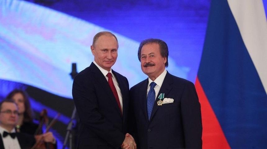 Rusya Lideri Putin&rsquo;den Eski Bakan &Ccedil;ağlar&rsquo;a Anlamlı &Ouml;d&uuml;l