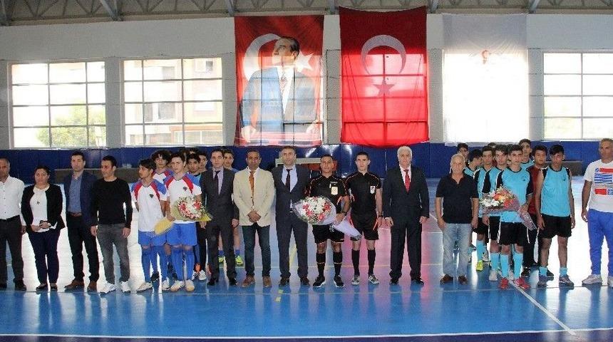 Mersin&rsquo;de Okul Sporları T&ouml;renle A&ccedil;ıldı