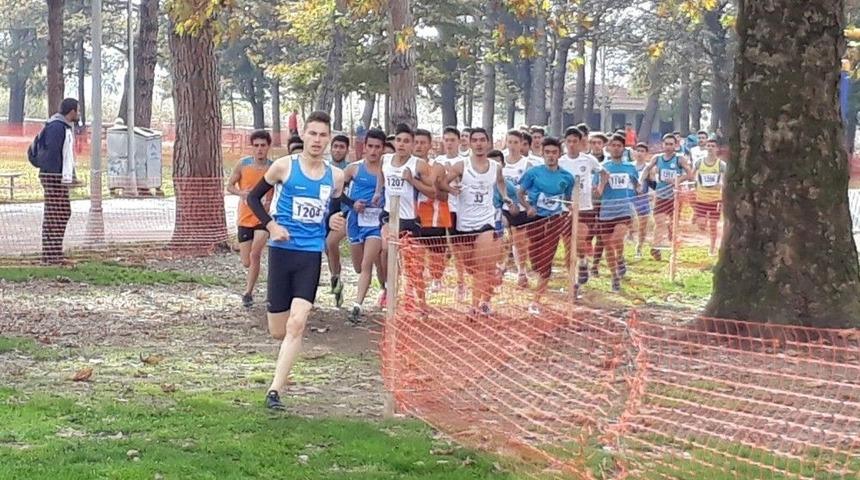 &Uuml;mraniye Atletizm Takımı T&uuml;rkiye Şampiyonasına Gitmeye Hak Kazandı