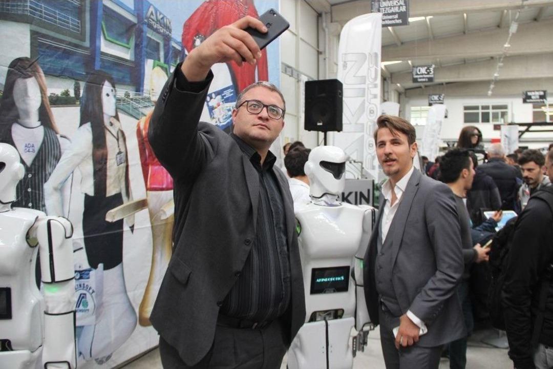 Milli İnsansı Robot Fabrikası A&ccedil;ıldı