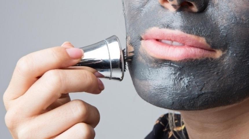 Cilt Temizliğinde Uzay &Ccedil;ağı: Cildi %100 Gen&ccedil;leştiren Manyetik Maske