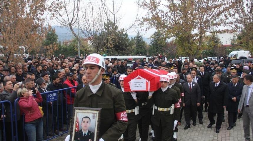 Şehit Y&uuml;zbaşı Son Yolculuğuna Uğurlandı