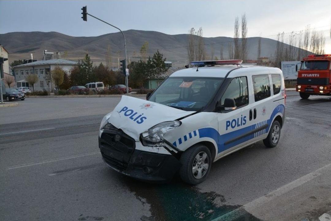 Sivas&rsquo;ta Trafik Kazası: 9 Yaralı
