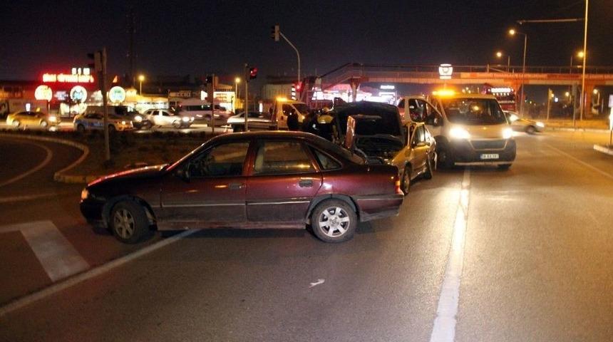 Sivas&rsquo;ta Zincirleme Kaza 4 Yaralı