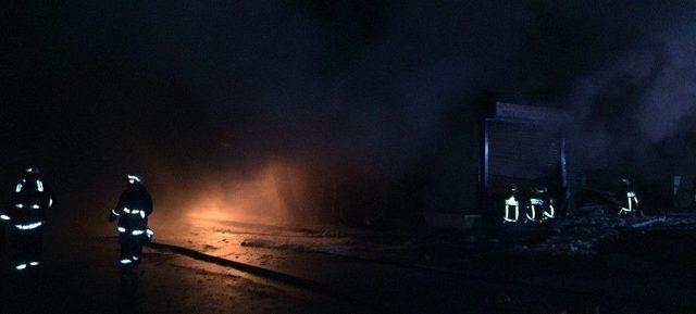 Halkalı&rsquo;da Lastik Fabrikasında Yangın 1