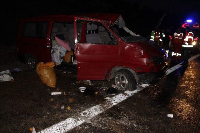 Tem Otoyolunda Feci Kaza: 1 &Ouml;l&uuml; 6 Yaralı 1