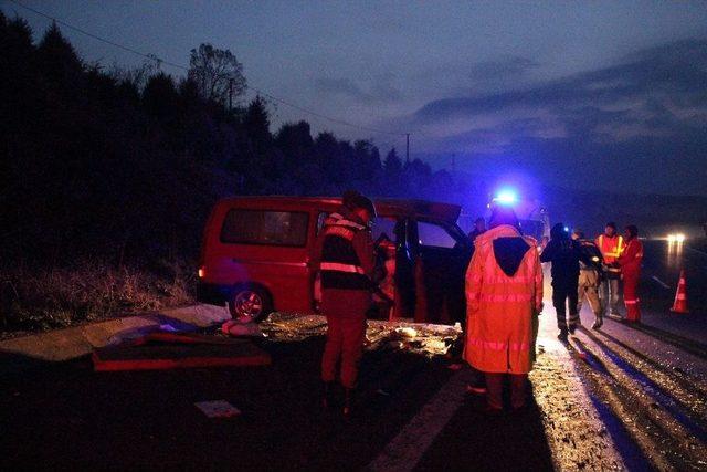 Tem Otoyolunda Feci Kaza: 1 &Ouml;l&uuml; 6 Yaralı 2