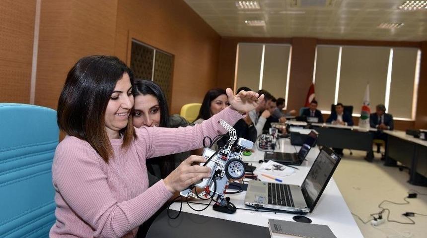 Kepez Belediyesi &Ccedil;ocuklara Robot Yapmayı &Ouml;ğretecek