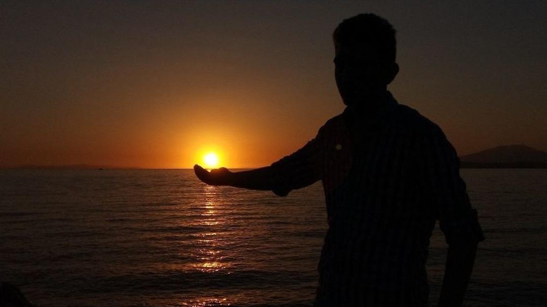 G&uuml;n Batımı Van G&ouml;l&uuml;&rsquo;nde İzlenir