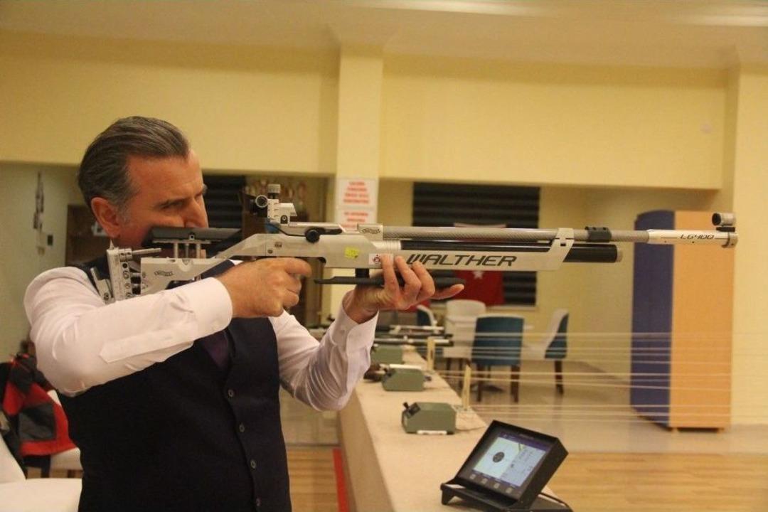 Gen&ccedil;lik Ve Spor Bakanı Bak&rsquo;tan 9,5 Puanlık Atış