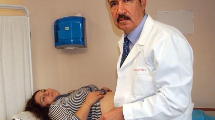 Op. Dr. Nesimoğlu: &ldquo;30 Yaşını Ge&ccedil;miş D&ouml;rt Kadından Biri İdrar Ka&ccedil;ırma Problemi Yaşamaktadır&rdquo;