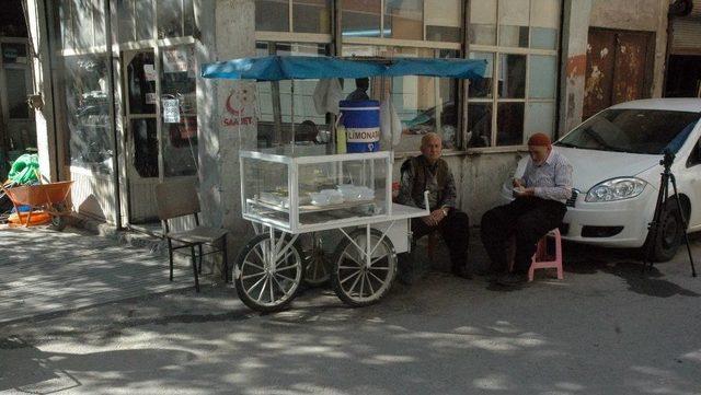 Yaşlı Adamın Hayatı Tatlıcılıkla Değişti 3