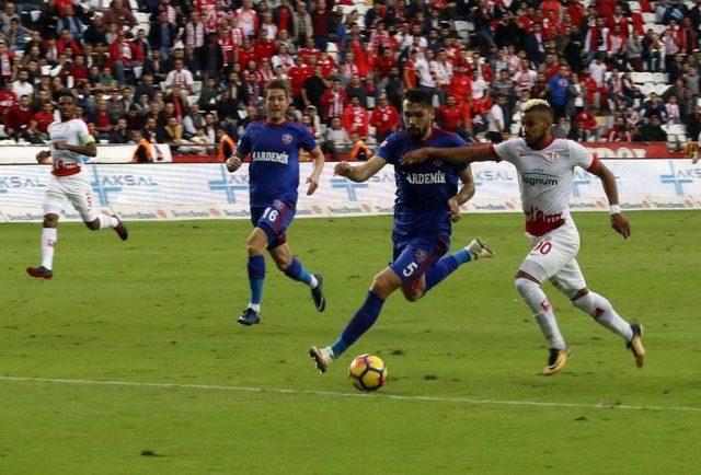 Antalyaspor İç Sahada Var, Dışarı Da Kayıp