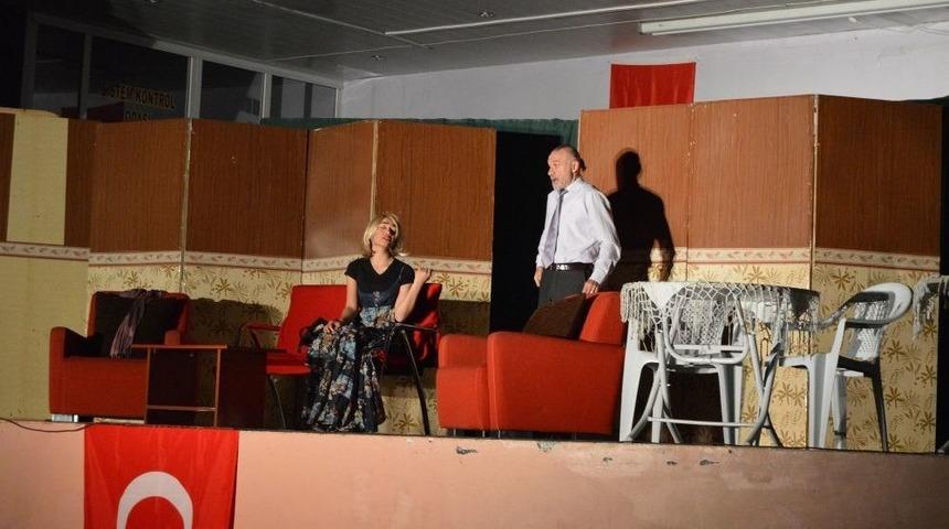 Besni’de Uyuşturucunun Zararları Tiyatro Oyunu İle Anlatıldı