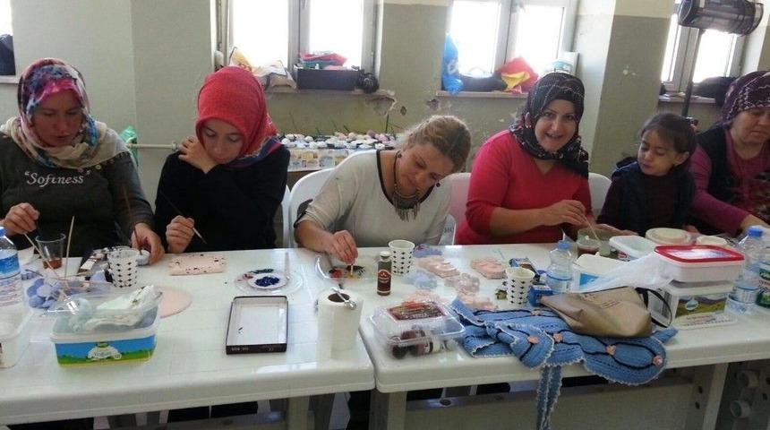 Hanımlar Bu Kurs Sayesinde Meslek Sahibi Oluyor