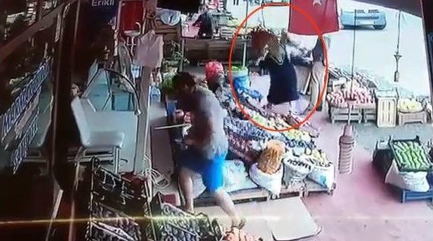 Mahkeme Pazarcı Kadınların Kavgasında Armudu Silah Saydı