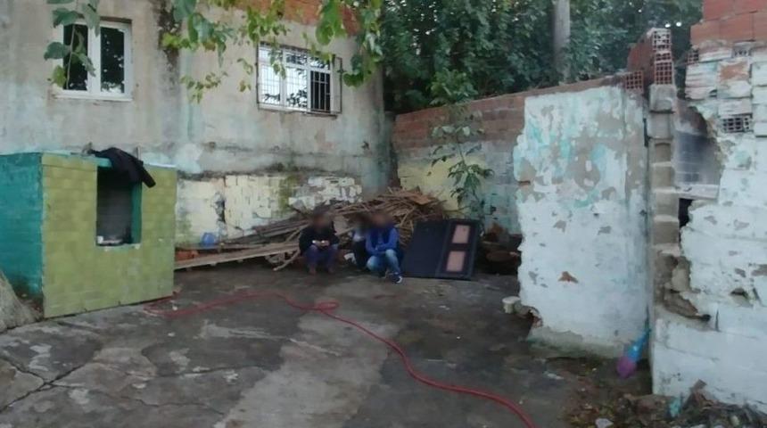 Uyuşturucu Ticaretinden Yakalandı, "t&uuml;rbe" Dediği Yerden Silah &Ccedil;ıktı