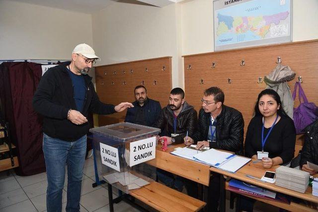 Avcılarda Pazar Yerini Belirlemek İçin Referandum 1