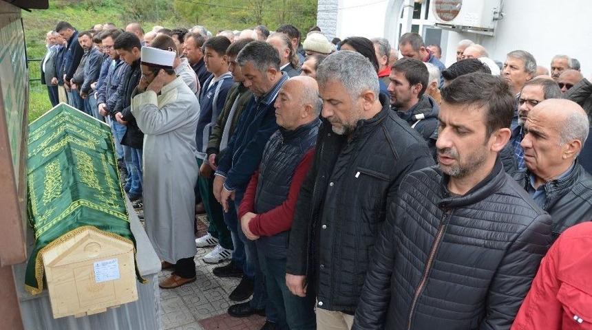 Şile&rsquo;de Batan Gemide Hayatını Kaybeden H&uuml;samettin Yazıcı Toprağa Verildi
