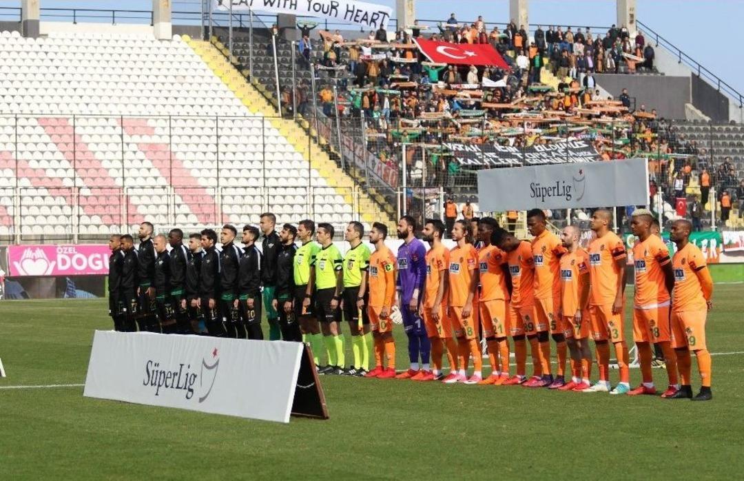 S&uuml;per Lig: Teleset Mobilya Akhisarspor: - Aytemiz Alanyaspor: 2 (ilk Yarı)