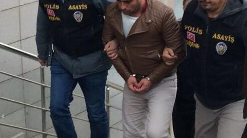 Eşini Bı&ccedil;aklamak İsterken Babasını &Ouml;ld&uuml;ren Şahıs Yakalandı