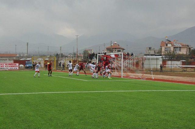 Bölgesel Amatör Lig: Sandıklıspor: 1 - Torbalıspor: 2