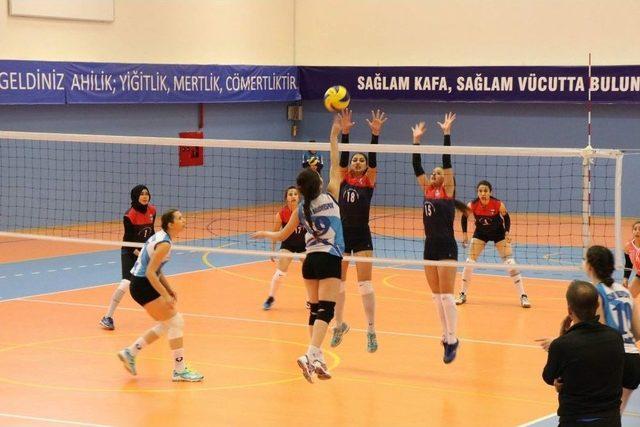 Kayseri Atletik Spor, Seyhan Belediyesi’ne Set Vermeden Yendi