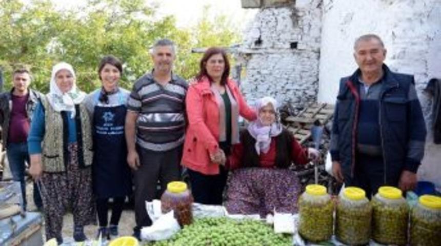 Büyükşehir Belediye Başkanı Çerçioğlu, Köy Pazarlarını Gezdi