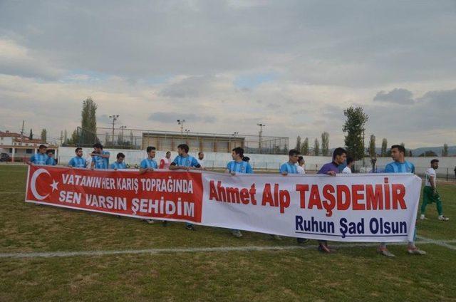 Selendi Belediyespor Şehidini Unutmadı