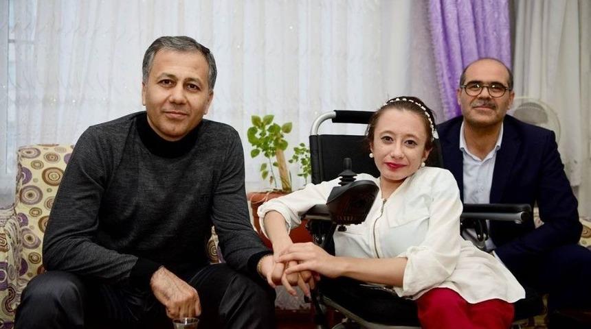 Vali Yerlikaya&rsquo;dan Engelli Vatandaşa Doğum G&uuml;n&uuml; S&uuml;rprizi