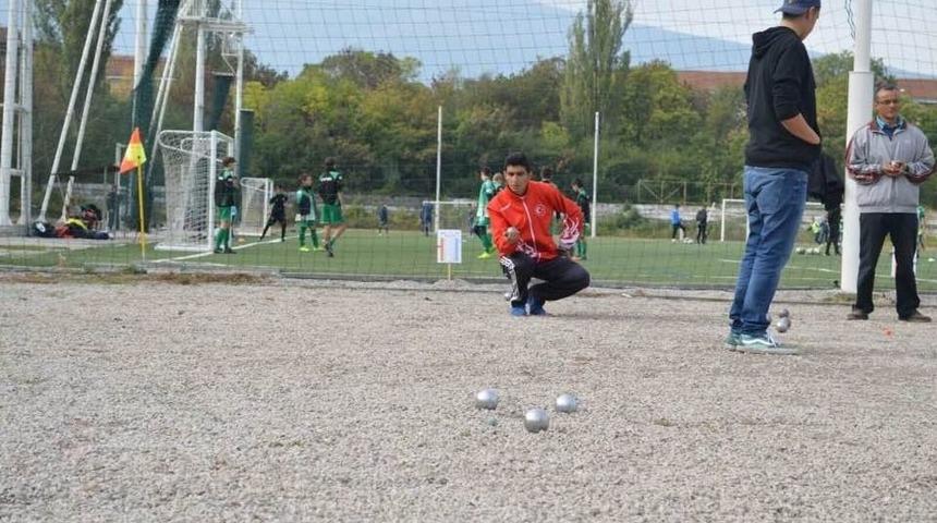 Kırıkkaleli Sporcular Bulgaristan&rsquo;dan Madalya İle D&ouml;nd&uuml;ler