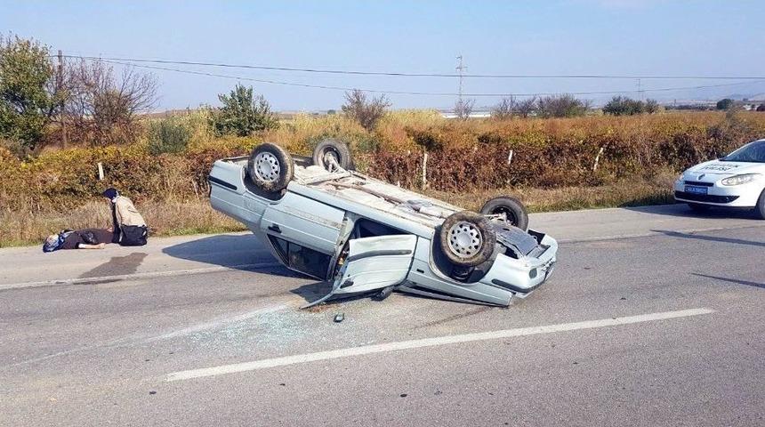 Manisa&rsquo;da Otomobil Takla Attı: 4 Yaralı