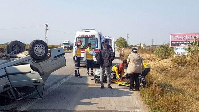 Manisa’da Otomobil Takla Attı: 4 Yaralı