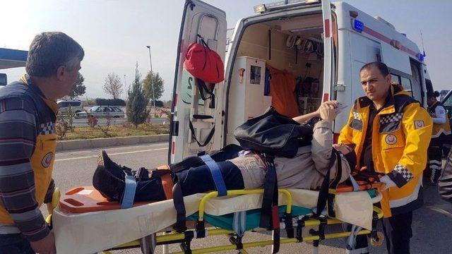 Manisa’da Otomobil Takla Attı: 4 Yaralı