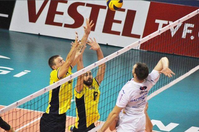 Voleybol Efeler Ligi: İnegöl Belediyespor: 1 - Fenerbahçe: 3