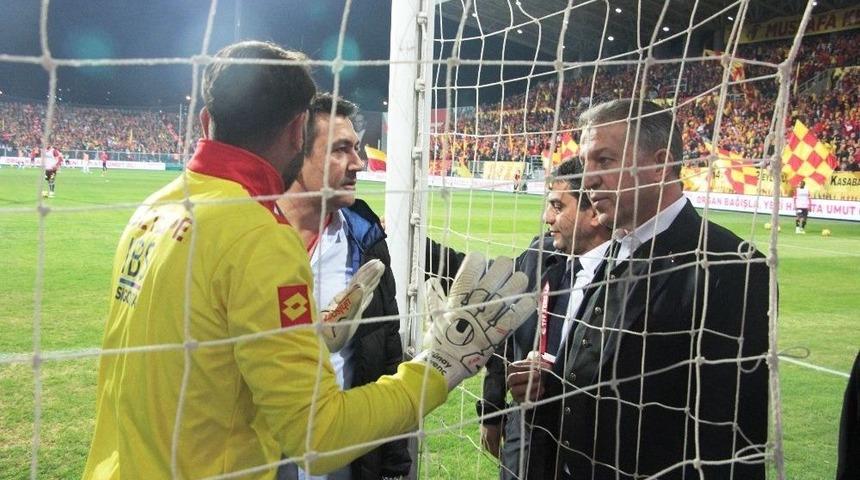 G&ouml;ztepe-beşiktaş Ma&ccedil;ında İlgin&ccedil; Olay
