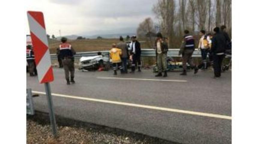 K&uuml;tahya&rsquo;daki Trafik Kazasında &Ouml;l&uuml; Sayısı 2&rsquo;ye Y&uuml;kseldi