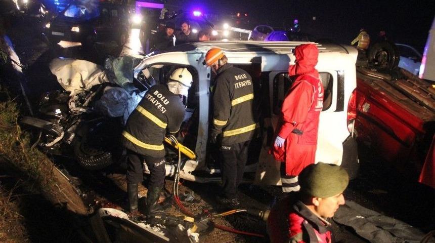 Tem&rsquo;de Zincirleme Kaza: 1 &Ouml;l&uuml;, 7 Yaralı