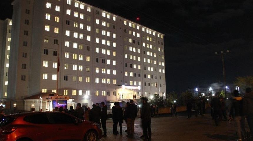 Yurttaki &Ouml;ğrenciler S&ouml;ylentiden Panik Yaptı