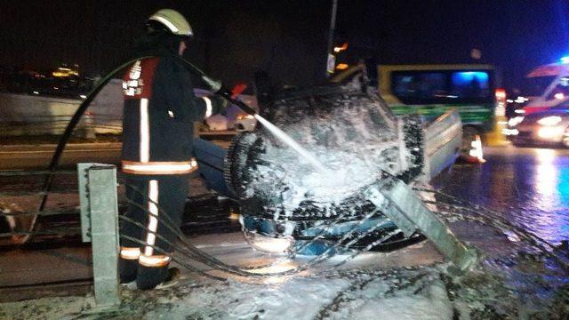 Unkapanı K&ouml;pr&uuml;s&uuml;nde Kaza Yapan Ara&ccedil; Yandı 2